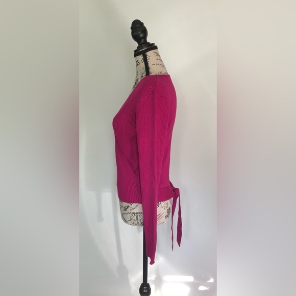 NWOT Limited Collection Sweater - Picture 4 of 8